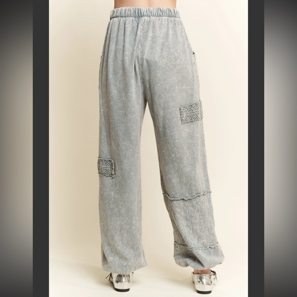 NWOT J.Her Eyelet Joggers - Picture 4 of 9